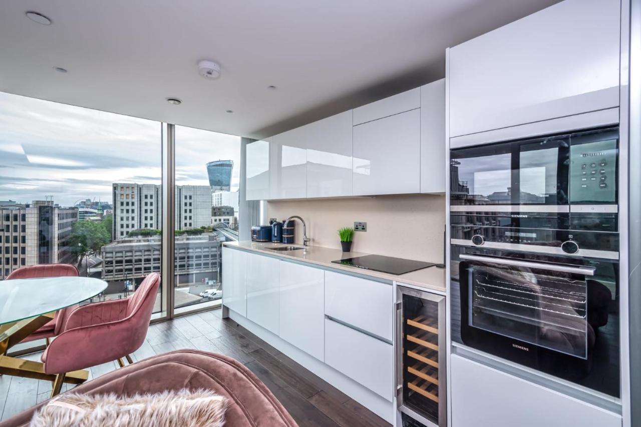 Luxury 2 Bedroom Apartment In Tower Hill Londra Esterno foto