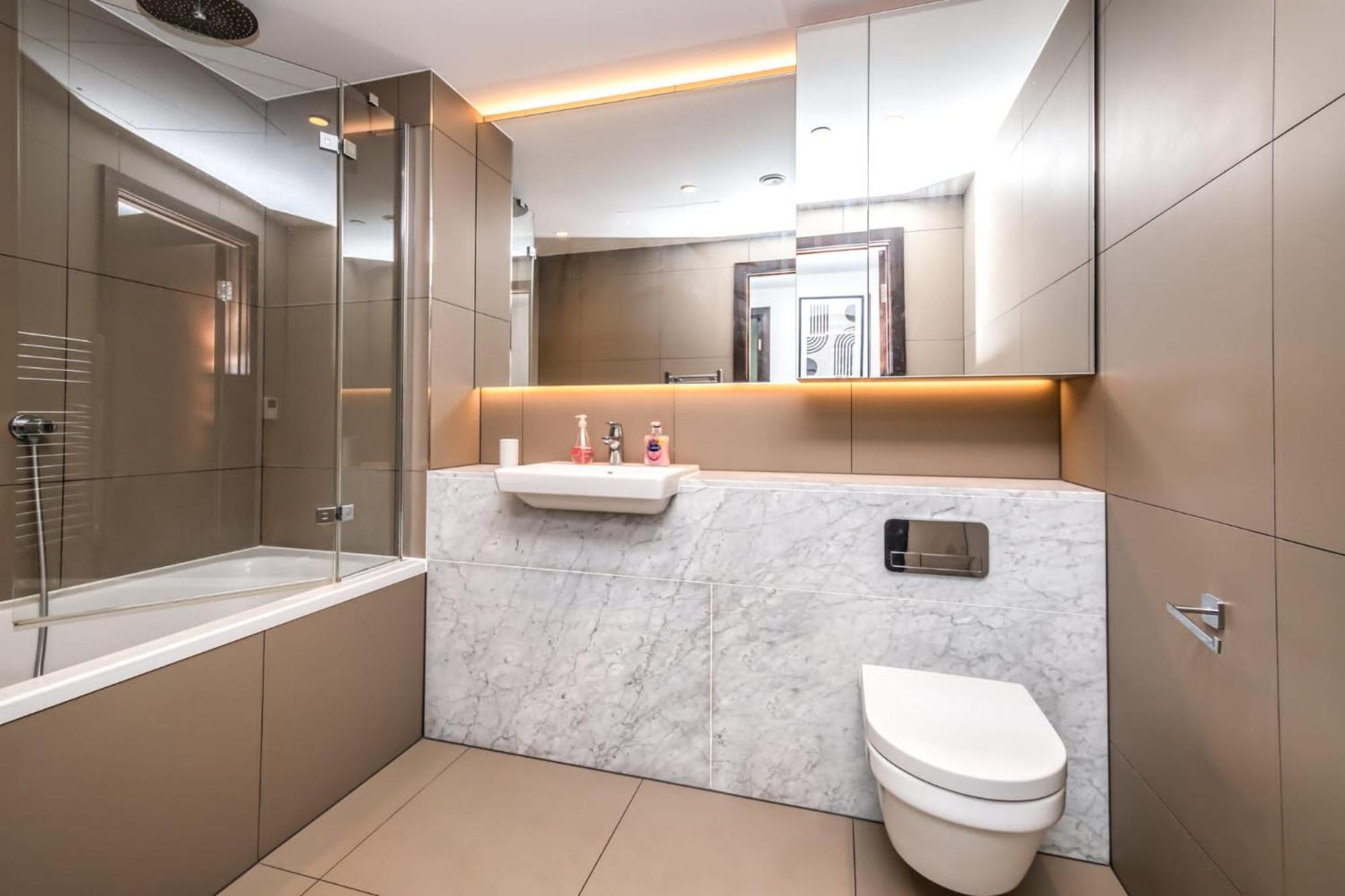 Luxury 2 Bedroom Apartment In Tower Hill Londra Esterno foto