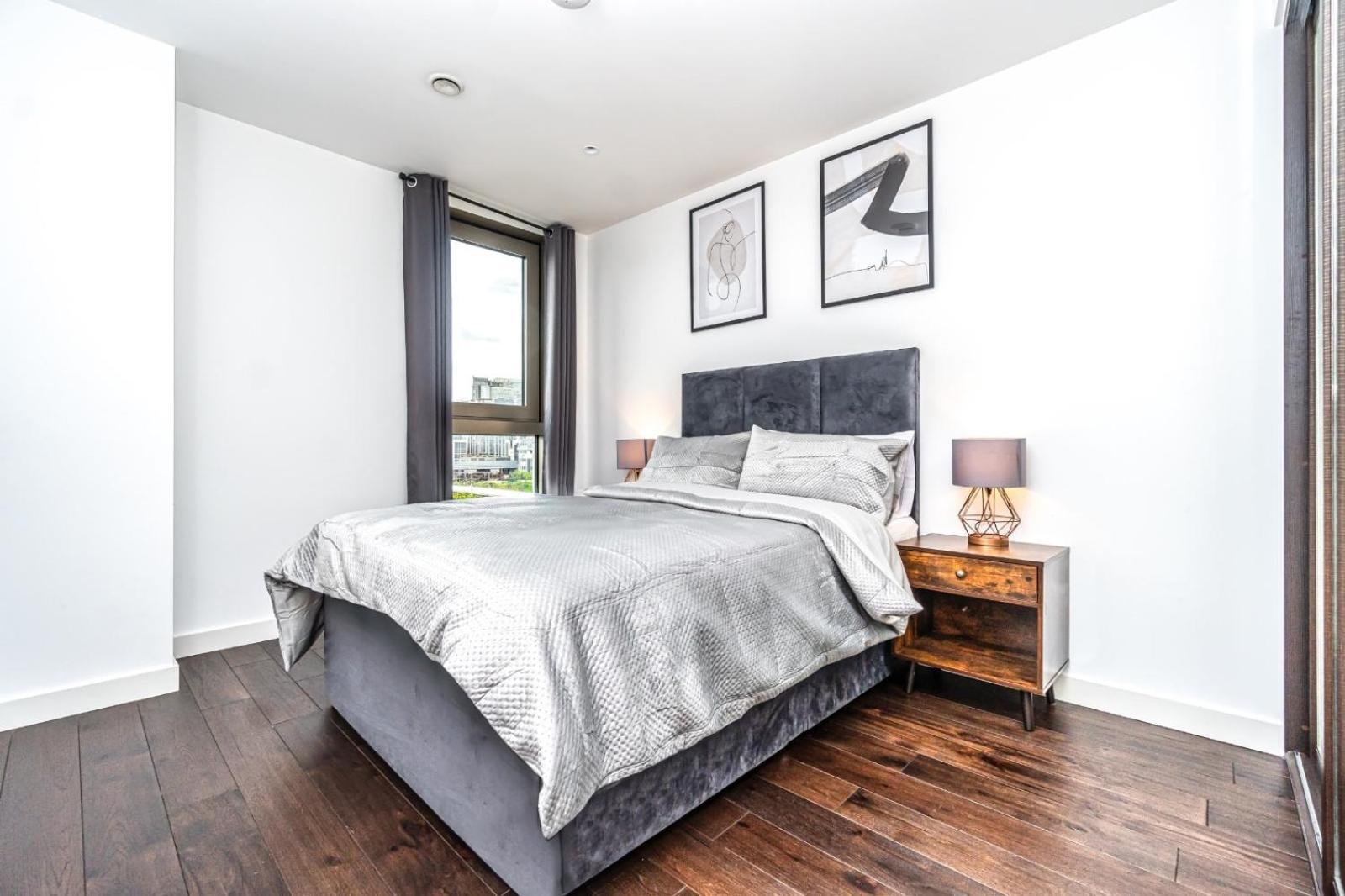Luxury 2 Bedroom Apartment In Tower Hill Londra Esterno foto