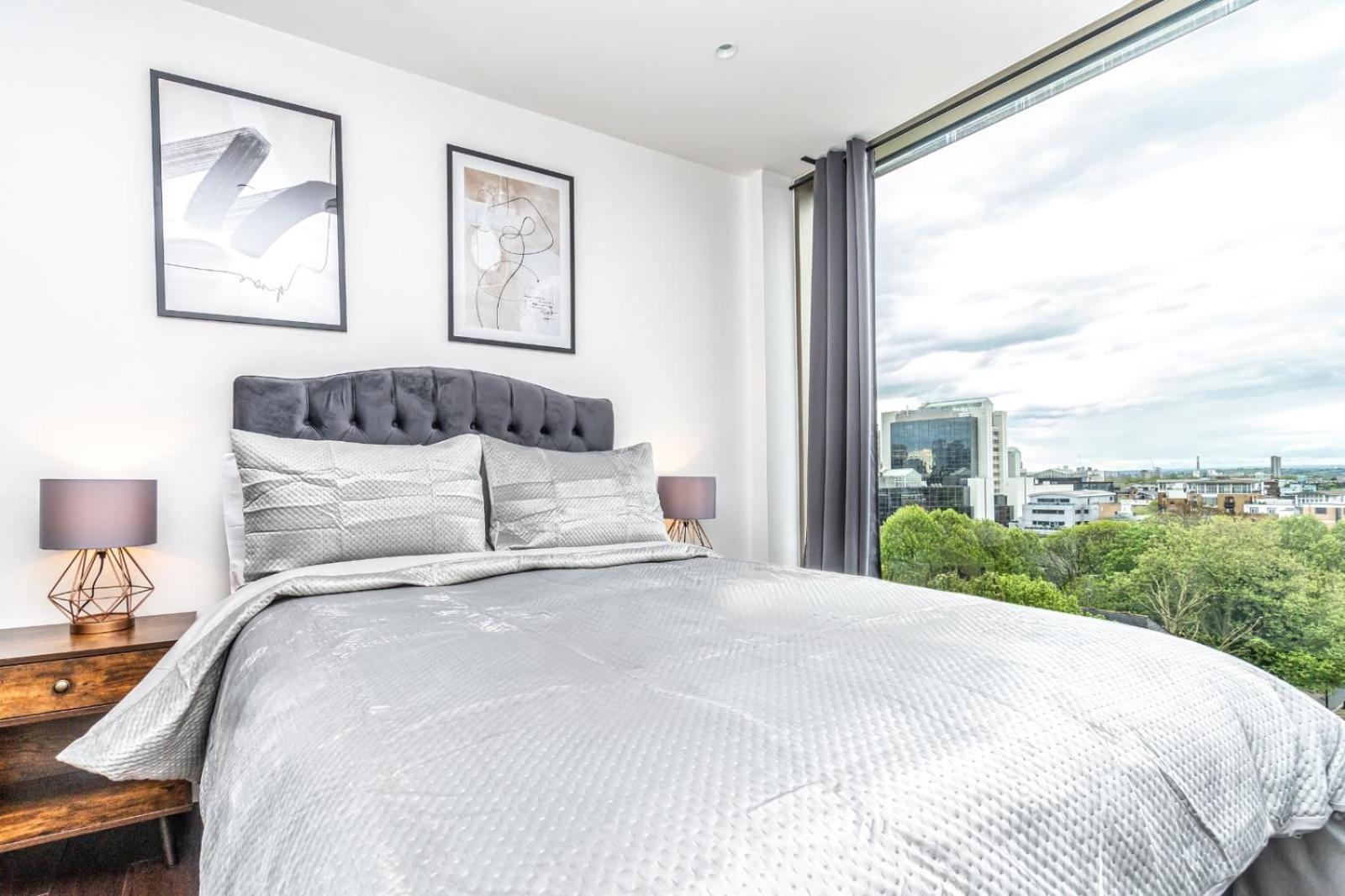 Luxury 2 Bedroom Apartment In Tower Hill Londra Esterno foto