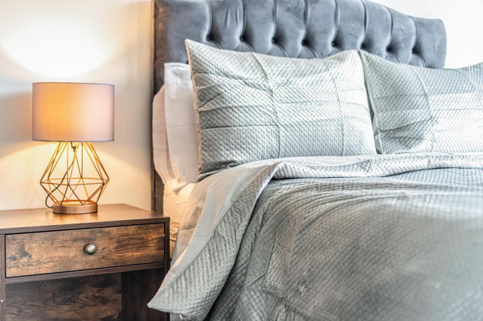 Luxury 2 Bedroom Apartment In Tower Hill Londra Esterno foto